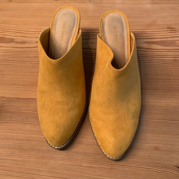 Womens slip on shoes with heel - Picture 2 of 6